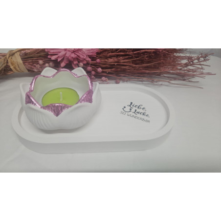 Weisses Deko Tablett mit Lotus Kerzenhalter und Spruch